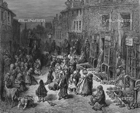 WHA-S-039000-2083 - Dudley Street, Seven Dials: da Gustave Dore e Blanchard Jerrold 'London: A Pilgrimage' London 1872. Bambini sporchi giocano in strada mentre un taxi cerca di attraversare la strada senza schiacciarli. Incisione - World History Archive/Archivi Alinari