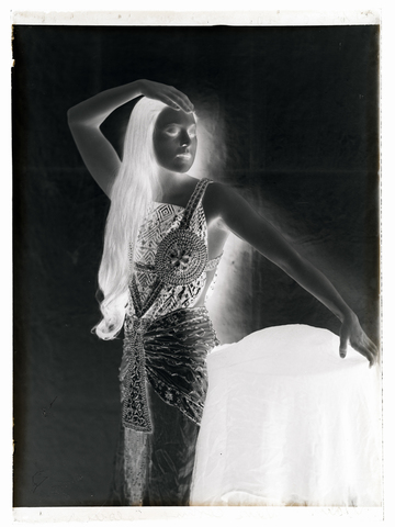 WMA-N-006885-0000 - Portrait of Wanda Wulz in egyptian costume - Date of photography: 1930 ca. - Alinari Archives, Florence