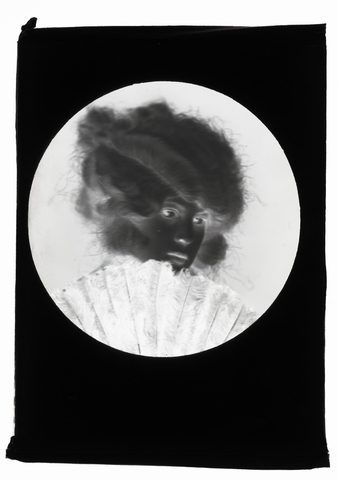 WMA-N-006887-0000 - Portrait of Wanda Wulz (1903-1984) in an 18th century wig - Date of photography: 1930 ca. - Alinari Archives, Florence