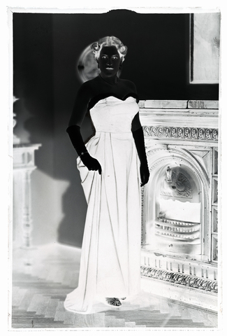 WMA-N-006947-0000 - Young woman in evening dress photographed in the Wulz house - Date of photography: 1950 ca. - Alinari Archives, Florence