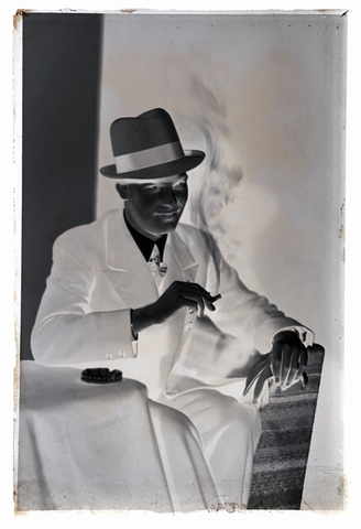 WMA-N-007056-0000 - Young man in a hat with cigarette - Date of photography: 1960 ca. - Alinari Archives, Florence