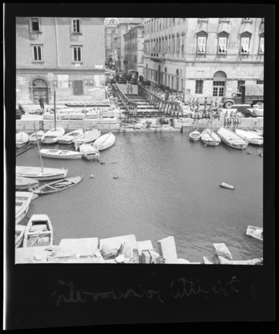 WMA-V-006817-0000 - Bailey bridge in via Trento in Trieste - Date of photography: 1950 - Alinari Archives, Florence