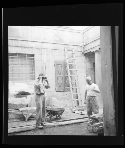 WMA-V-006832-0000 - Restructuring work in palazzo Hierschel in Trieste - Date of photography: 1950 ca. - Alinari Archives, Florence