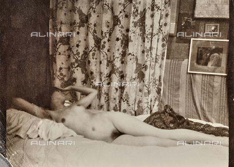 WSA-F-001517-0000 - Interno con nudo femminile - Data dello scatto: 1930 ca. - Archivi Alinari, Firenze