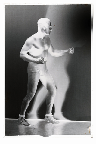 WWA-N-007006-0000 - The boxer Pino Garzolini - Date of photography: 1930 ca. - Alinari Archives, Florence