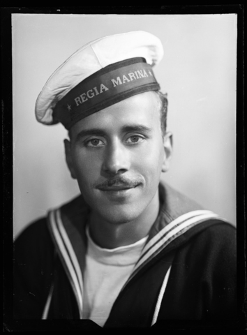 WWA-V-006320-0000 - Ritratto di giovane marinaio - Data dello scatto: 1943 ca. - Archivi Alinari, Firenze