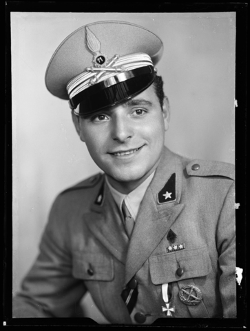 WWA-V-006335-0000 - Ritratto di giovane in divisa militare - Data dello scatto: 1943 - Archivi Alinari, Firenze