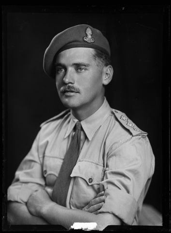 WWA-V-006357-0000 - Ritratto di uomo in uniforme - Data dello scatto: 1944-1947 - Archivi Alinari, Firenze