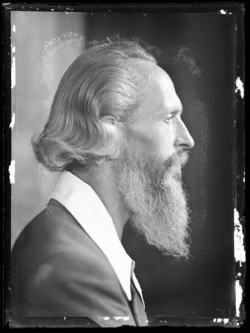 WWA-V-006511-0000 - Profilo di anziano con baffi e barba - Data dello scatto: 1941 - Archivi Alinari, Firenze