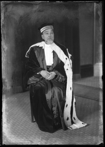 WWA-V-006652-0000 - Ritratto di giudice con toga - Data dello scatto: 1940 - Archivi Alinari, Firenze