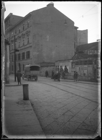 WWA-V-006767-0000 - Una strada di Trieste - Data dello scatto: 1935 ca. - Archivi Alinari, Firenze