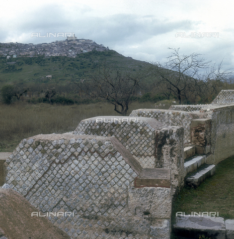 ZCA-S-000090-0066 - Resti dell'antica città romana di Grumentum in Basilicata - Data dello scatto: 1970 ca. - Archivi Alinari, Firenze