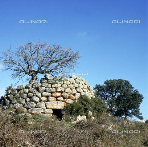 ZCA-S-000144-0025 - Nuraghe su Monti a Tortolì vicino Nuoro - Data dello scatto: 1970 ca. - Archivi Alinari, Firenze