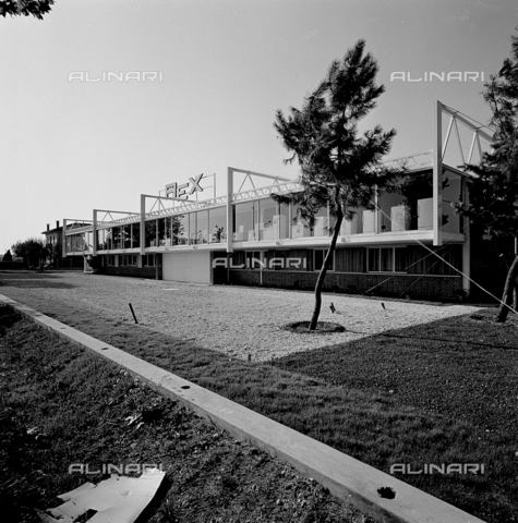 ZIA-S-210300-0018 - Stabilimento per la vendita di elettrodomestici Rex, Udine - Data dello scatto: 10/1962 - Archivi Alinari, Firenze