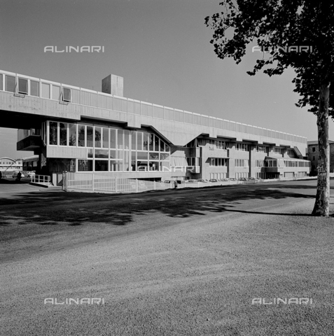 ZIA-S-210300-0021 - Stabilimento per la vendita di elettrodomestici Rex, Pordenone - Data dello scatto: 10/1962 - Archivi Alinari, Firenze