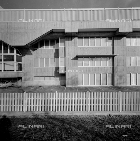 ZIA-S-210300-0038 - Stabilimento per la vendita di elettrodomestici Rex, Pordenone - Data dello scatto: 10/1962 - Archivi Alinari, Firenze