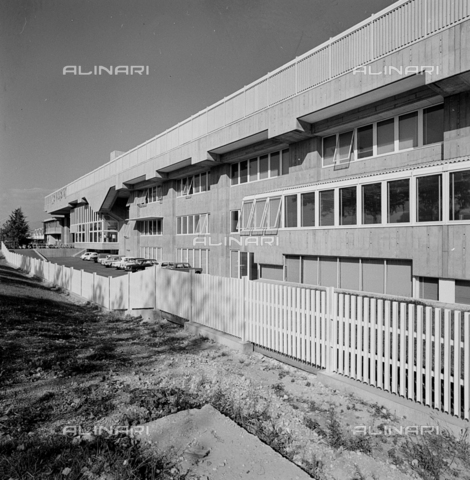 ZIA-S-210300-0039 - Stabilimento per la vendita di elettrodomestici Rex, Pordenone - Data dello scatto: 10/1962 - Archivi Alinari, Firenze