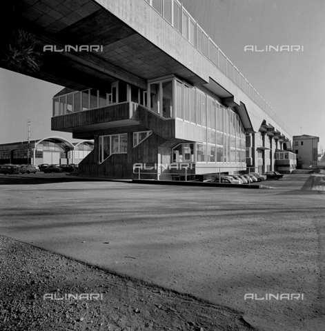 ZIA-S-210300-0040 - Stabilimento per la vendita di elettrodomestici Rex, Pordenone - Data dello scatto: 10/1962 - Archivi Alinari, Firenze