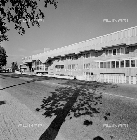 ZIA-S-210300-0043 - Stabilimento per la vendita di elettrodomestici Rex, Pordenone - Data dello scatto: 10/1962 - Archivi Alinari, Firenze